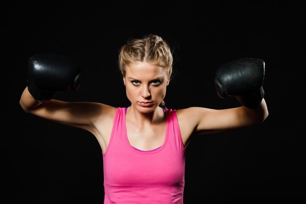 Déterminée femme gants de boxe by Mademoiselle M